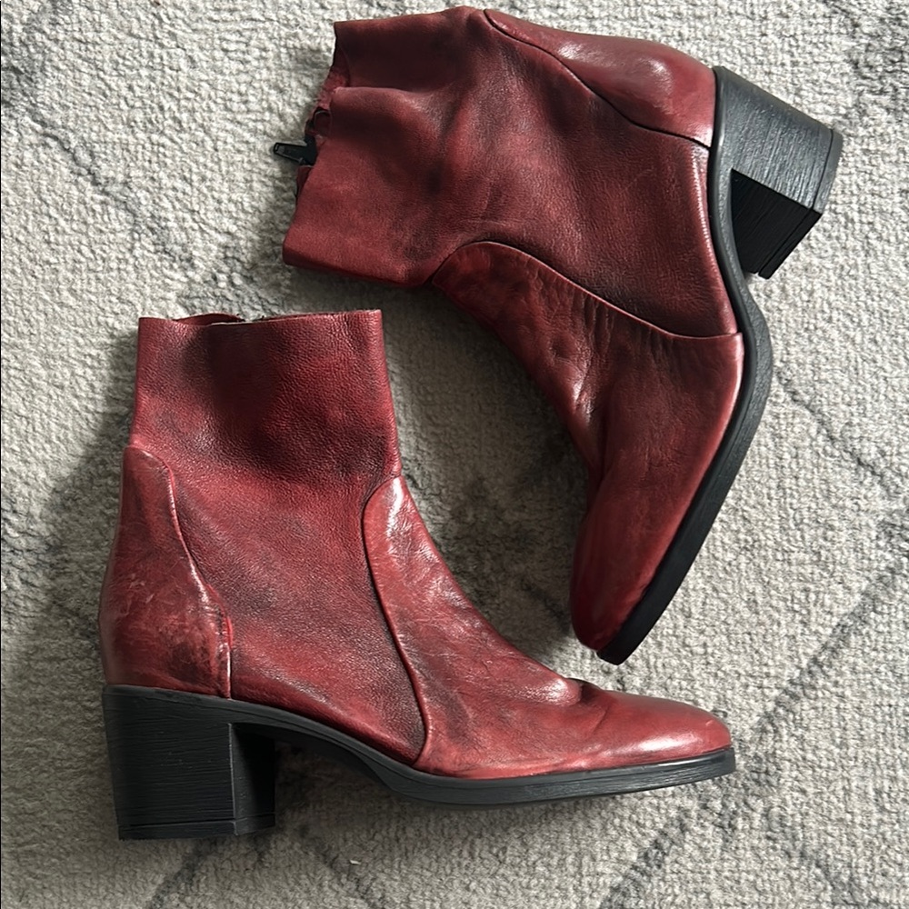 ONAKO Burgundy Leather Ankle Boots Made In Italy